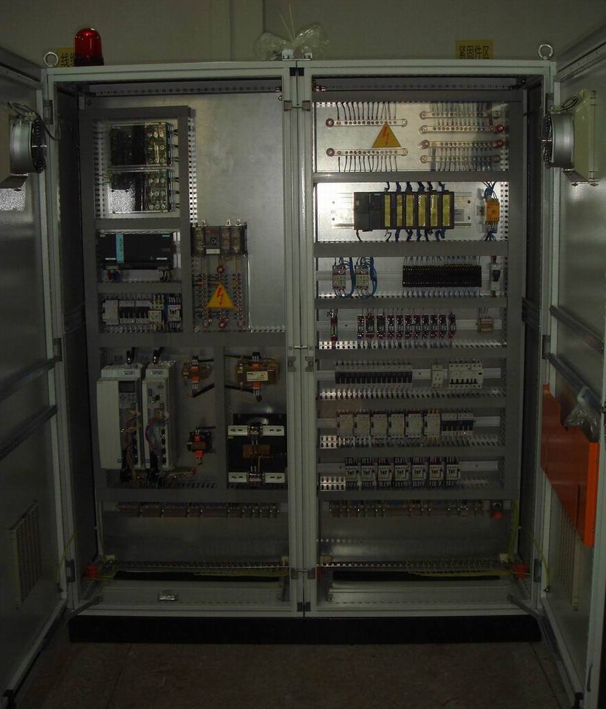 PLC邏輯控制柜PLC邏輯控制柜"適應環境,也就適應了問題"